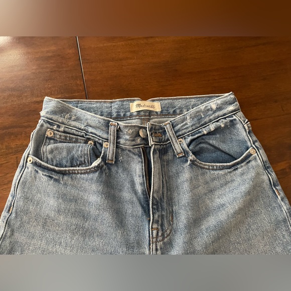 Madewell Mom Jean in Melva Wash - Picture 7 of 8